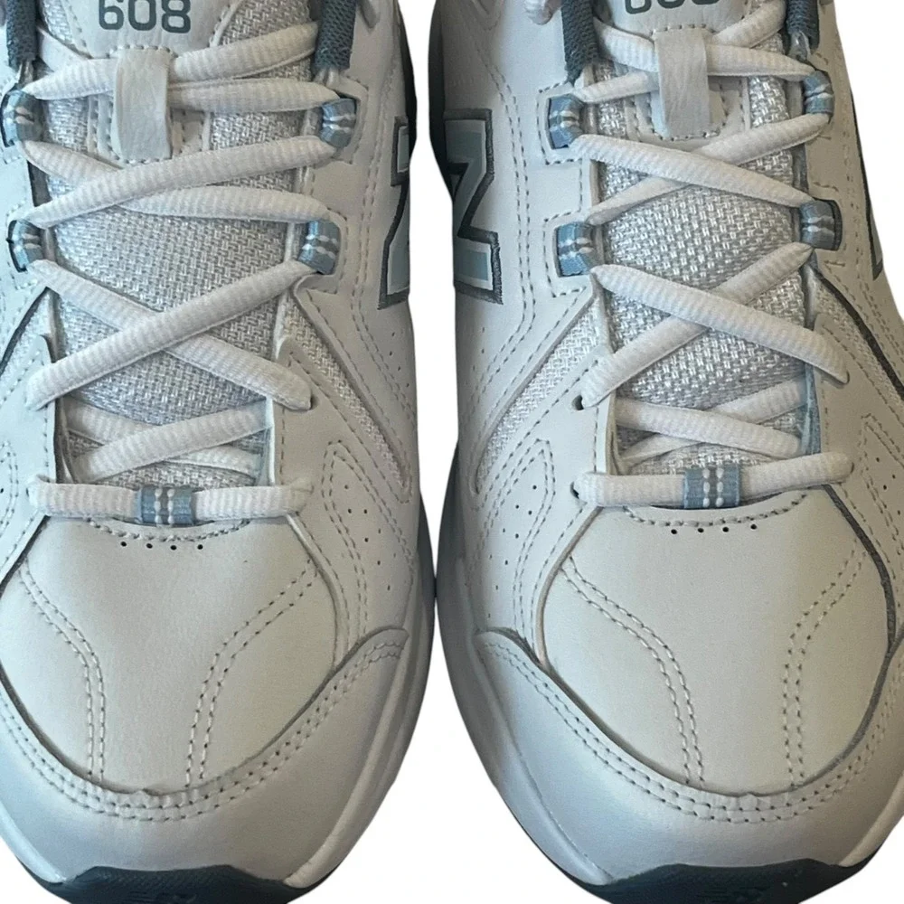 NWOT New Balance 608v5‎ Sneakers Womens 9 WX608WB5